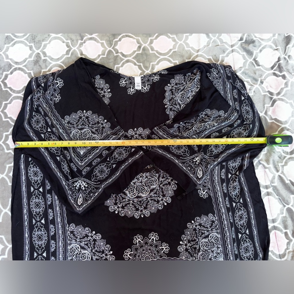 Maurices Black & White Boho Kimono Open Front Duster with Tassel Hems Oversized - Picture 5 of 7